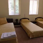Rayska Yabalka Hostel *