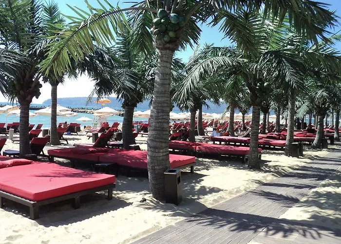 ホステル Rayska Yabalka ヴァルナ