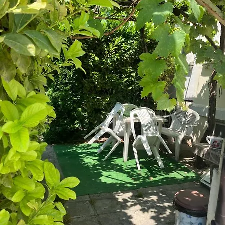 Хостел Rayska Yabalka *